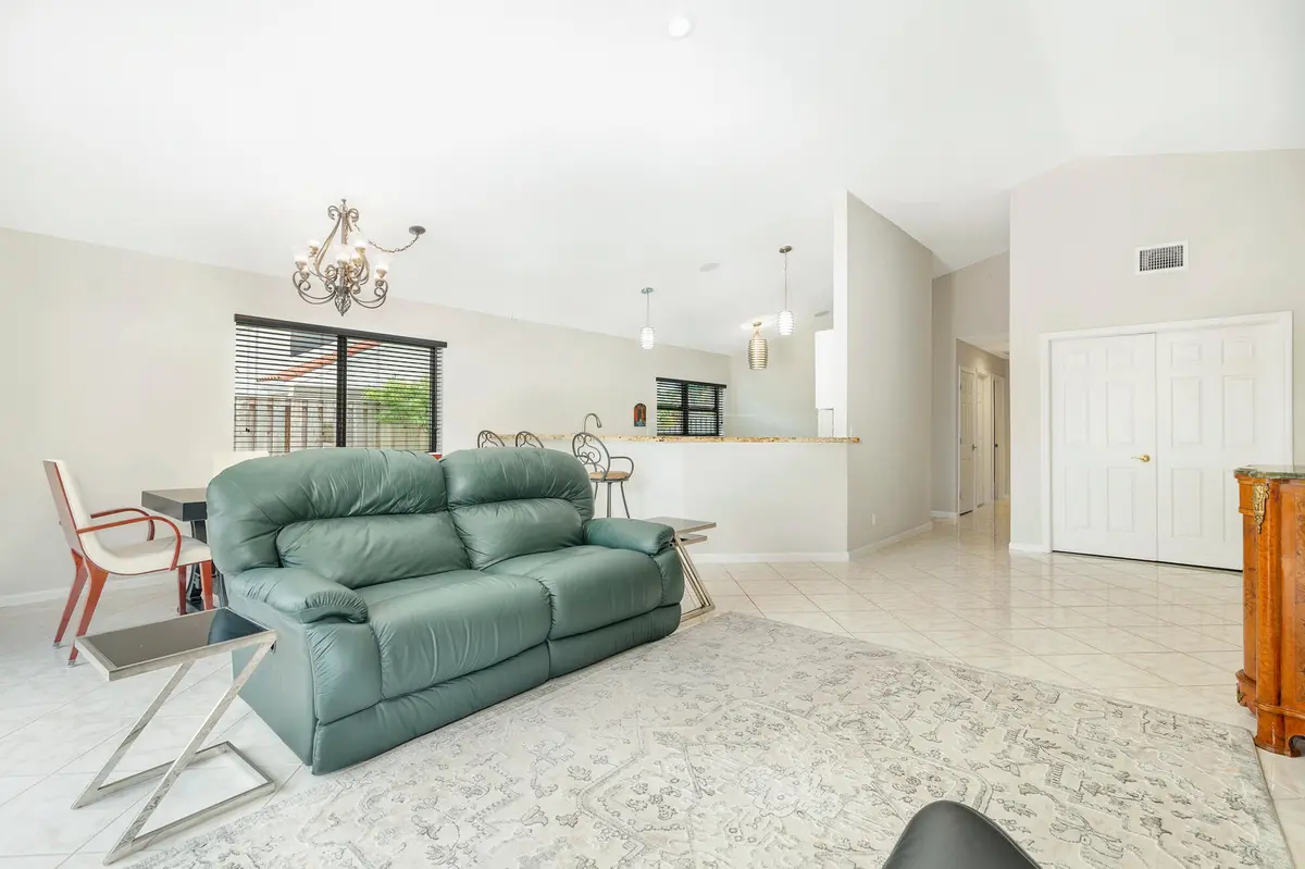 low-7 at 2690 Mikasa Drive, Palm Beach Gardens