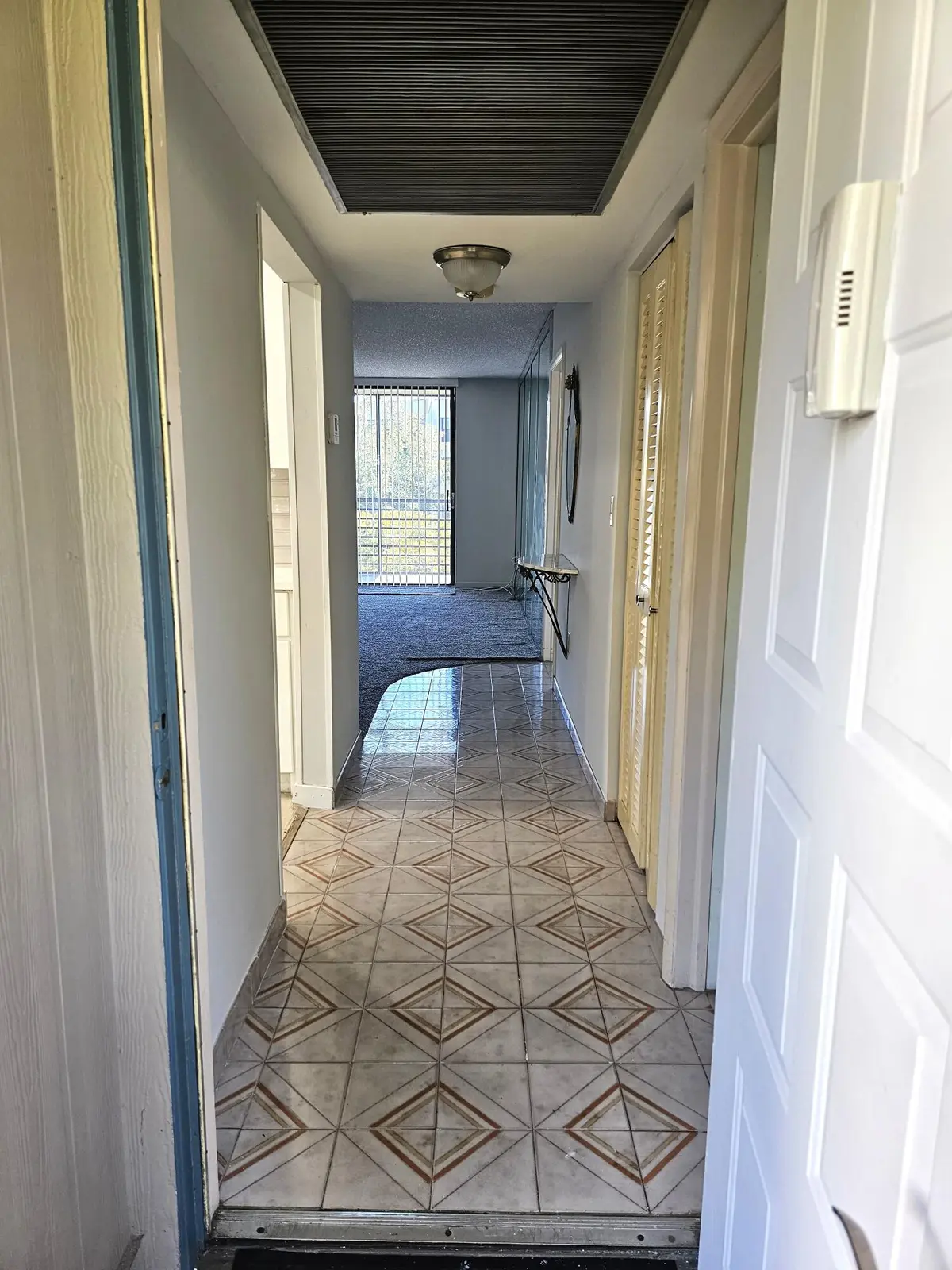 Entry 1 at 1001 Colony Point Circle 417, Pembroke Pines