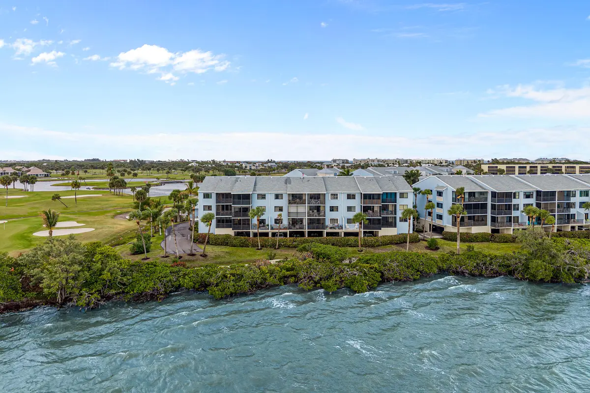 View from Above at 10 NE Plantation Road 305, Stuart