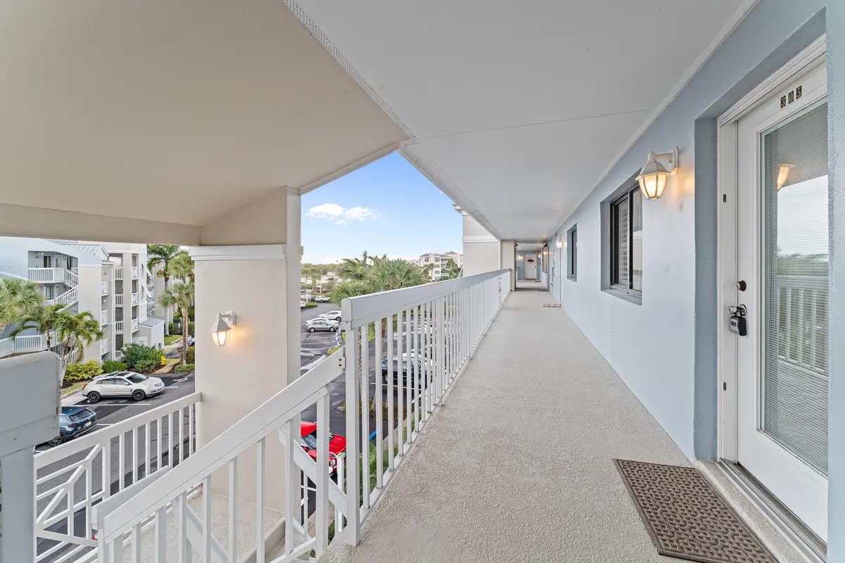 Catwalk at 10 NE Plantation Road 305, Stuart