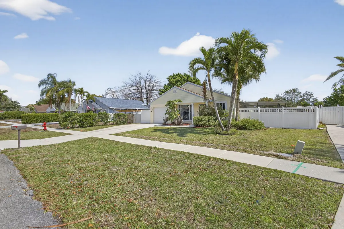 3-web-or-mls-BS1A5850-2 at 1172 Grandview Circle, Royal Palm Beach