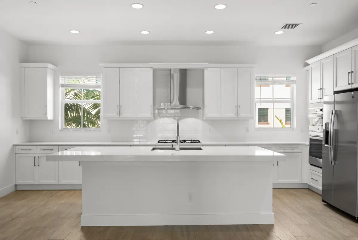 Kitchen at 5393 Sagan Lane, Palm Beach Gardens