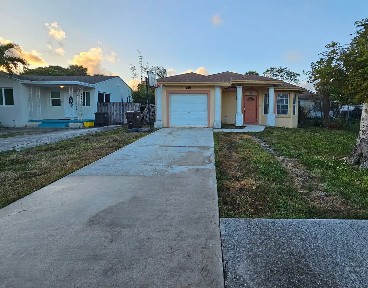 2109 Dock Street, West Palm Beach, FL – photo 3