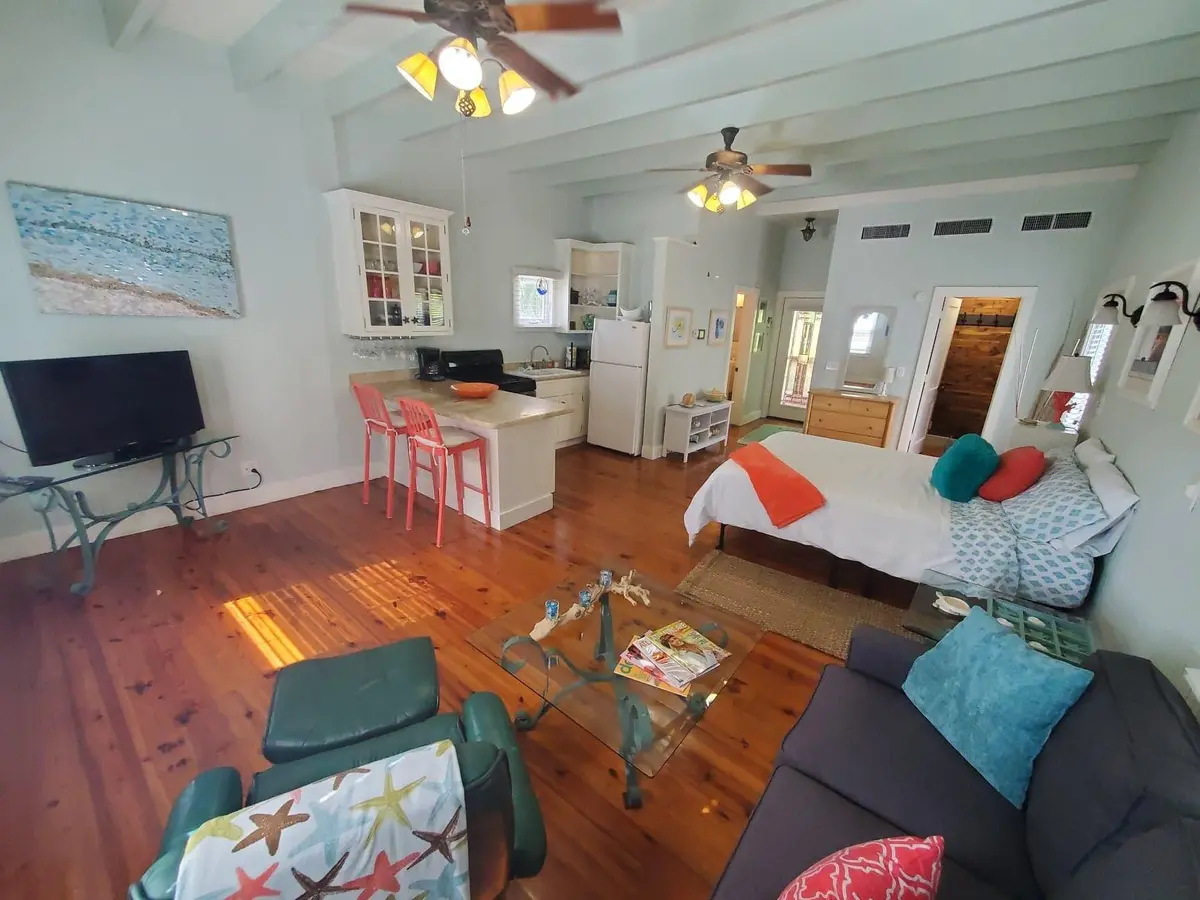 . at 226 NE 1st Avenue Key Lime Suite, Delray Beach
