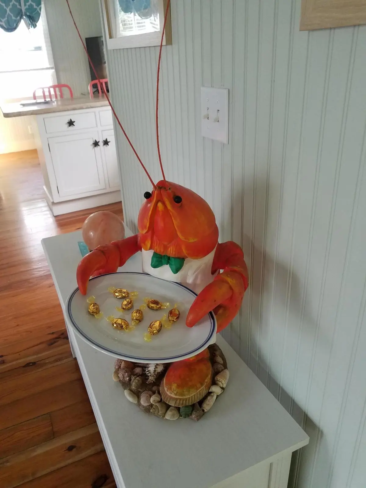 Mr Lobster greets guests at 226 NE 1st Avenue Key Lime Suite, Delray Beach