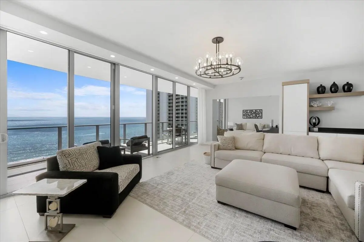 48-DSC01098 at 3100 N Ocean Drive P-1904, Riviera Beach