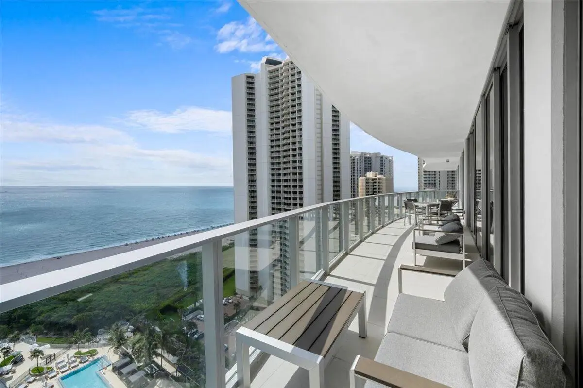 49-DSC01083 at 3100 N Ocean Drive P-1904, Riviera Beach