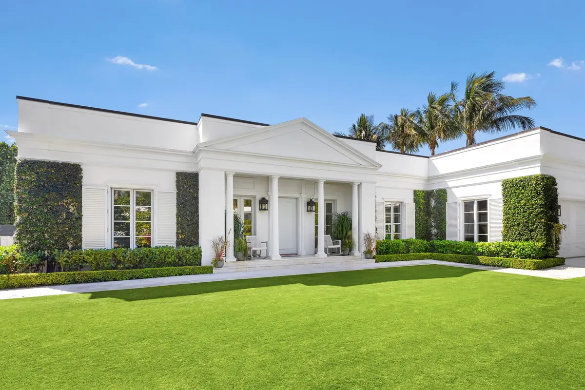 208 Sandpiper Dr at 208 Sandpiper Drive, Palm Beach