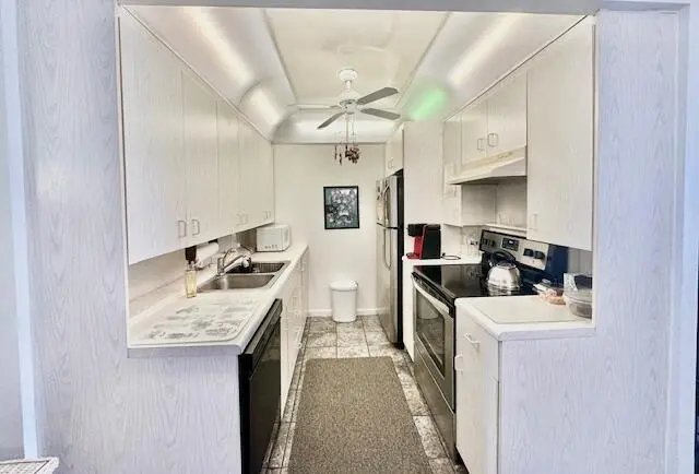 Kitchen at 4091 Cornwall E, Boca Raton