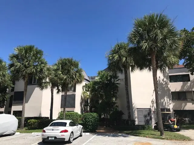 Exterior Front at 1640 Twelve Oaks Way 101, North Palm Beach