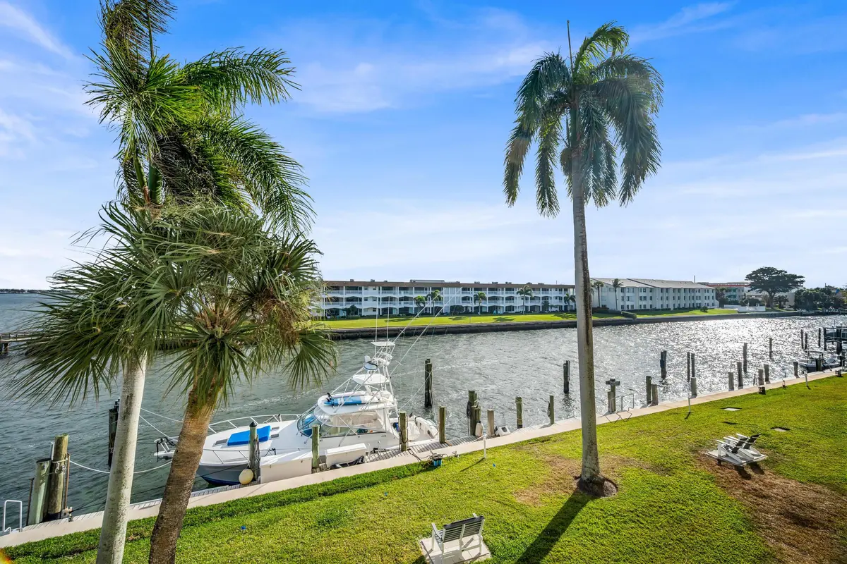 Z63_6764 at 100 Paradise Harbour Boulevard 304, North Palm Beach