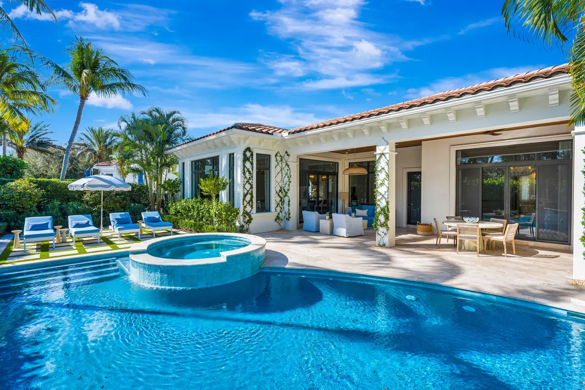 Exterior pool at 11304 Caladium Lane, Palm Beach Gardens