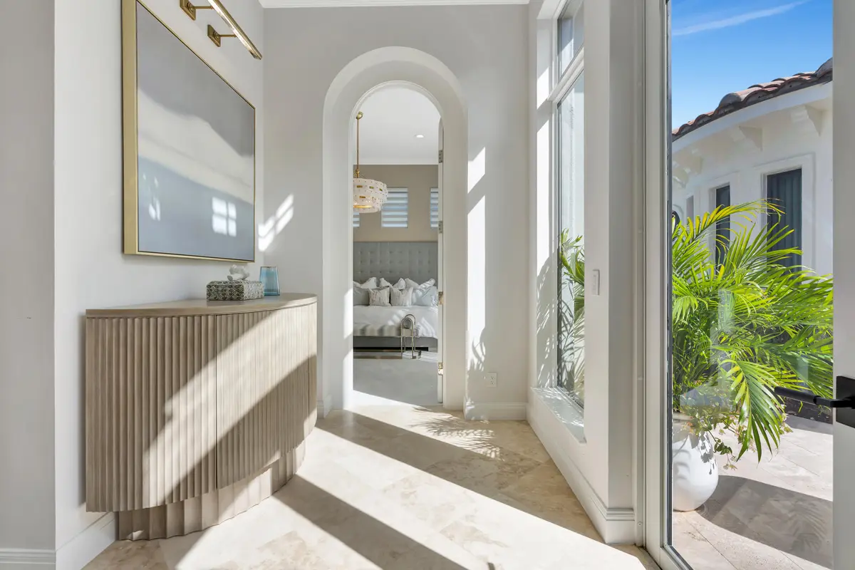 Front foyer at 11304 Caladium Lane, Palm Beach Gardens