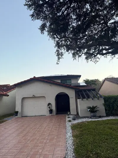 6636 NW 178th Terrace, Hialeah – sold