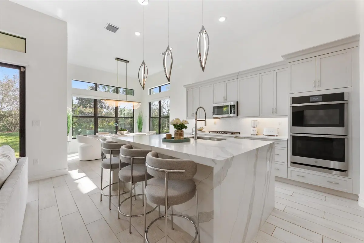 20-20 at 11770 Leon Circle, Parkland