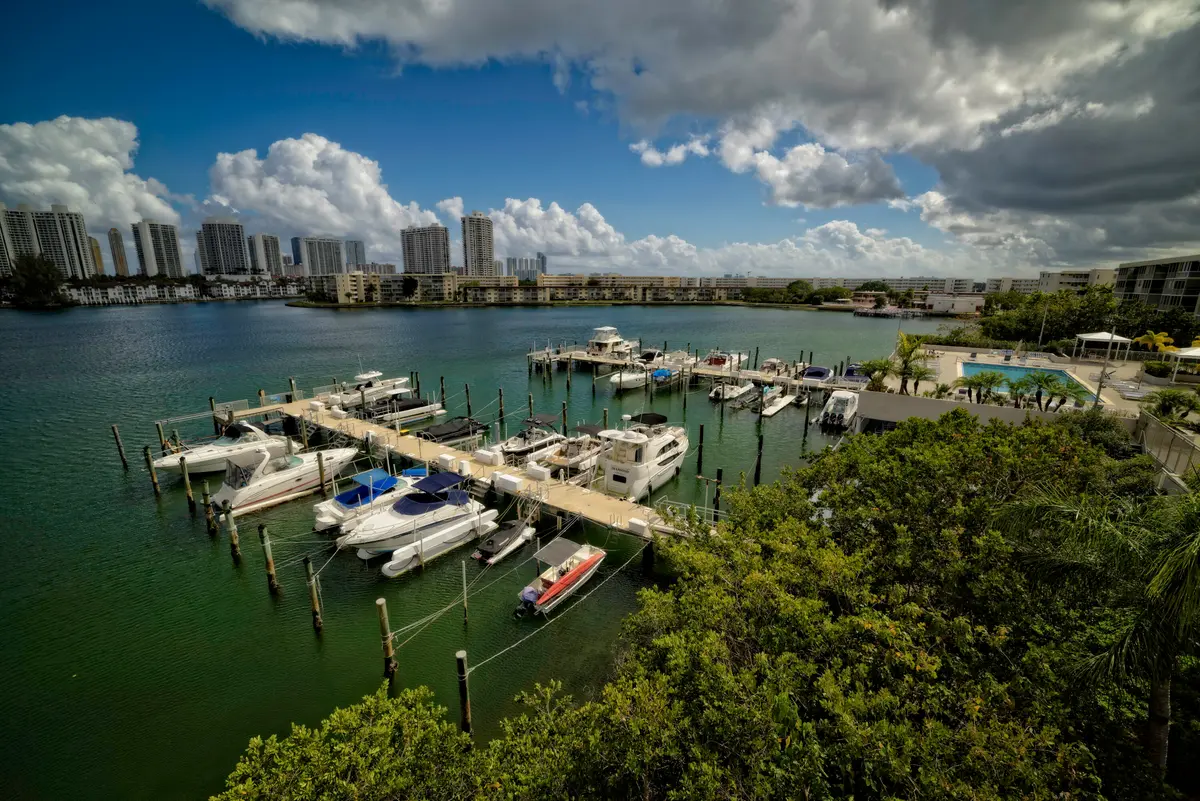 _RW29187-Edit at 18081 Biscayne Boulevard 403, Aventura