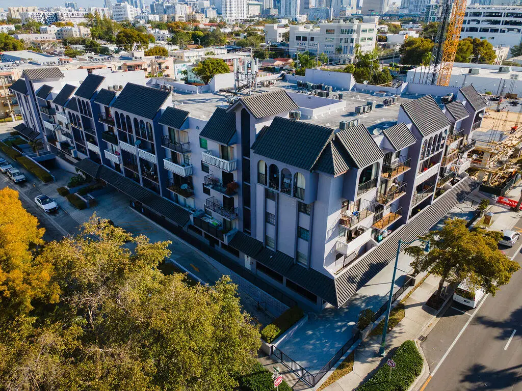 Condo living at 777 SW 9th Avenue 409, Miami