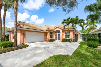 132 E Hampton Way, Jupiter – sold