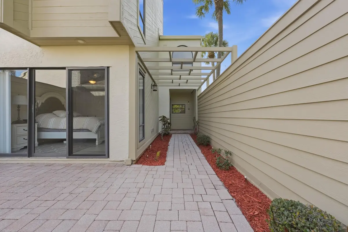 03_dsc01917 at 1102 SE Mitchell Avenue 308, Port St. Lucie