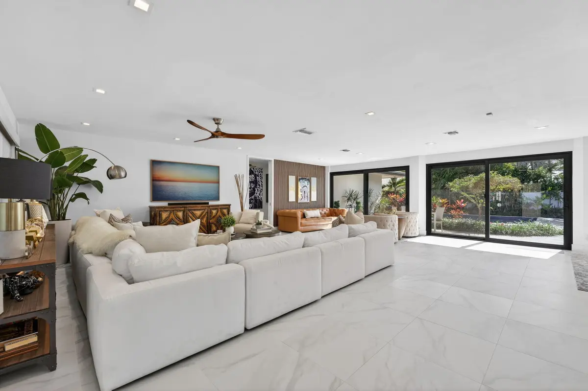 5-web-or-mls-DSC09878 at 2648 NE 37th Drive, Fort Lauderdale