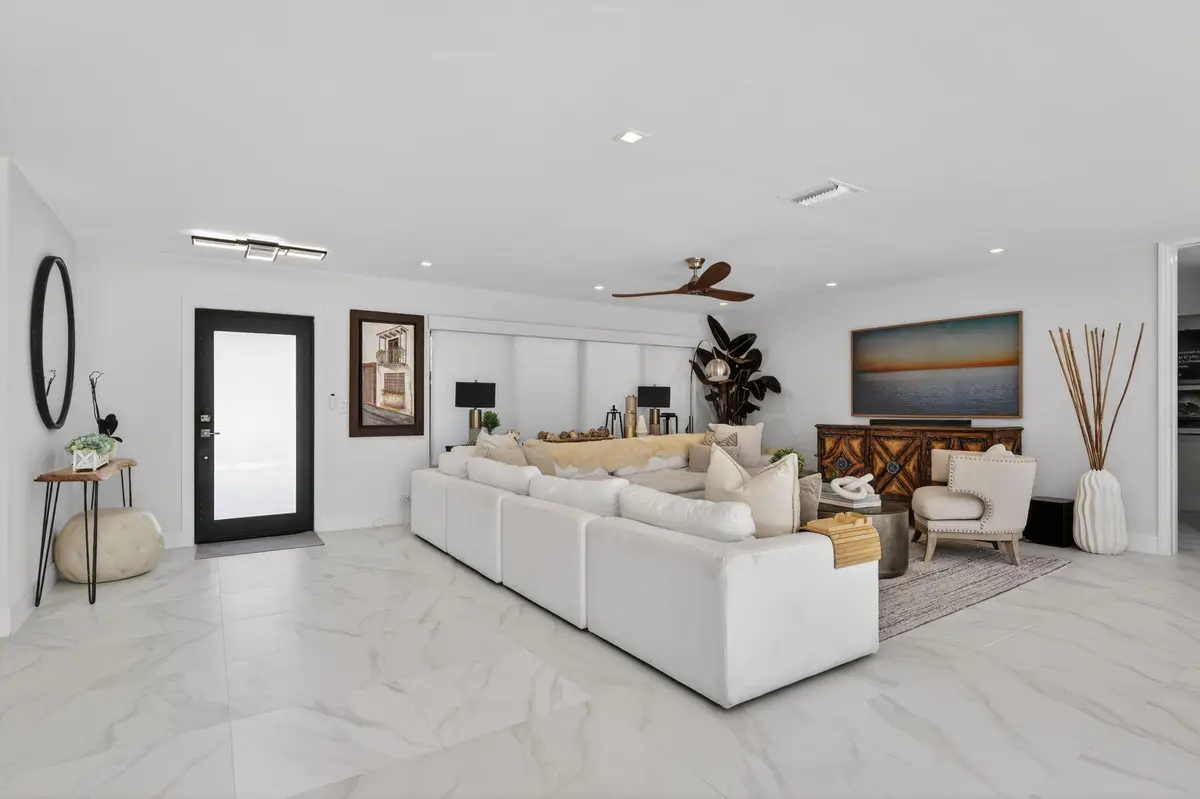 7-web-or-mls-DSC09888 at 2648 NE 37th Drive, Fort Lauderdale