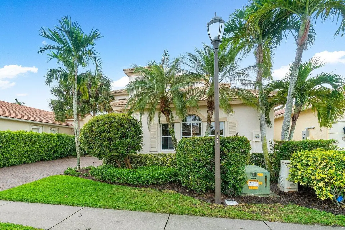Side at 108 Via Condado Way, Palm Beach Gardens