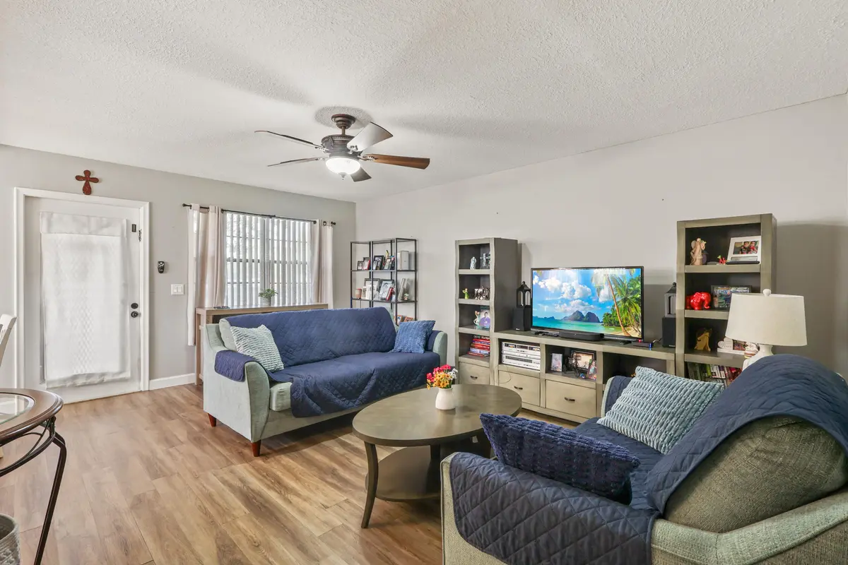 8_img_4914 at 297 Farnham M, Deerfield Beach