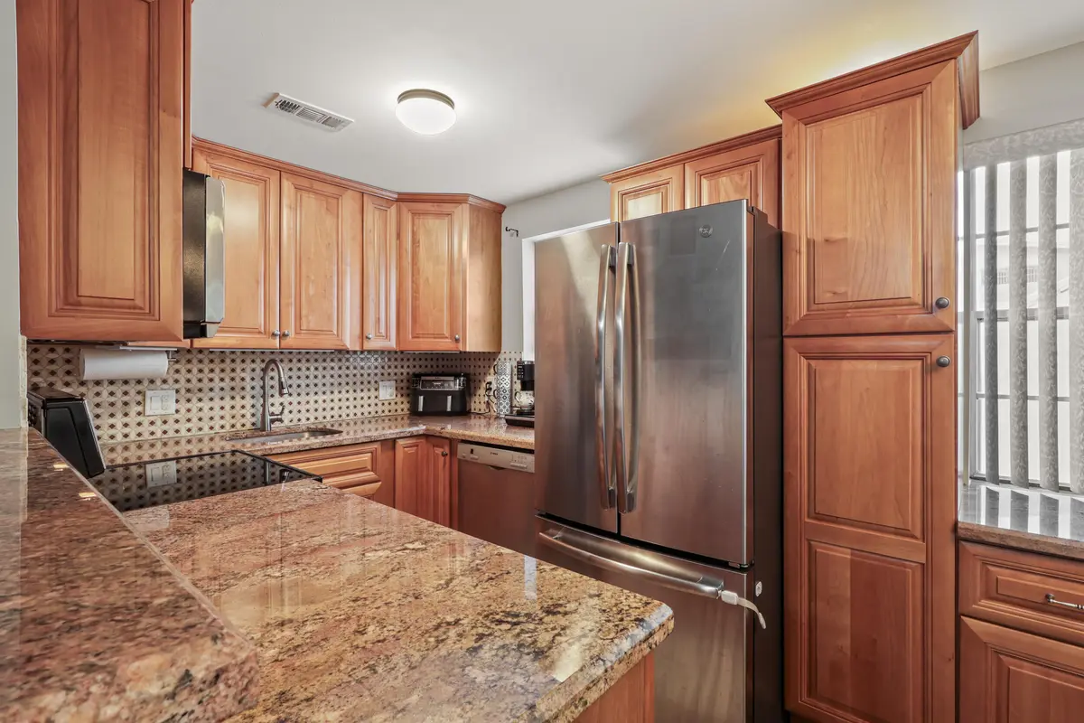 5_img_4902 at 297 Farnham M, Deerfield Beach