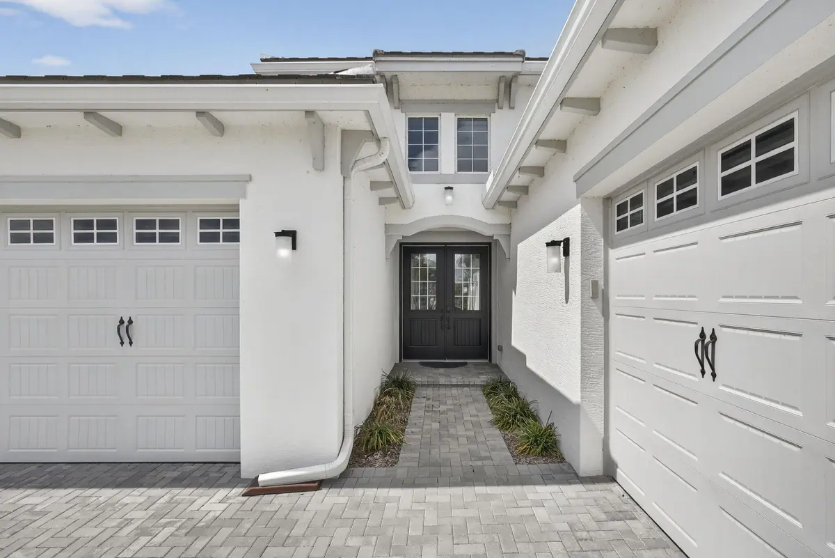 Walkway at 15234 Wildwood Circle, Westlake