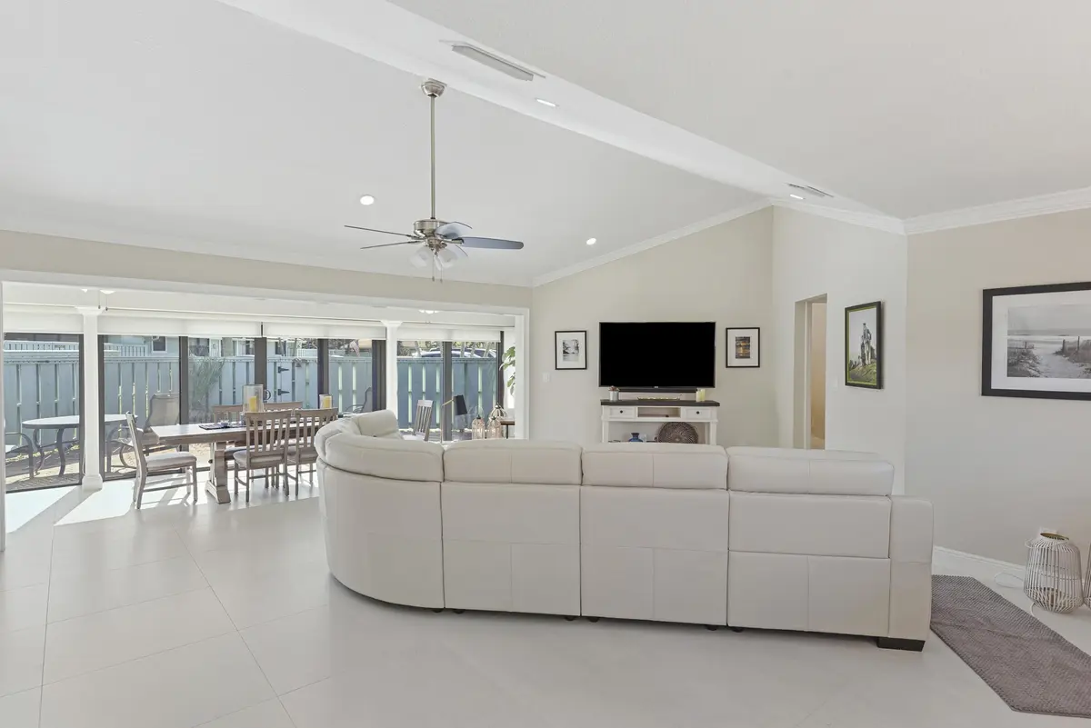 1127 E Seminole Ave_#15C_Marina Brier_8 at 1127 E Seminole Avenue 15c, Jupiter