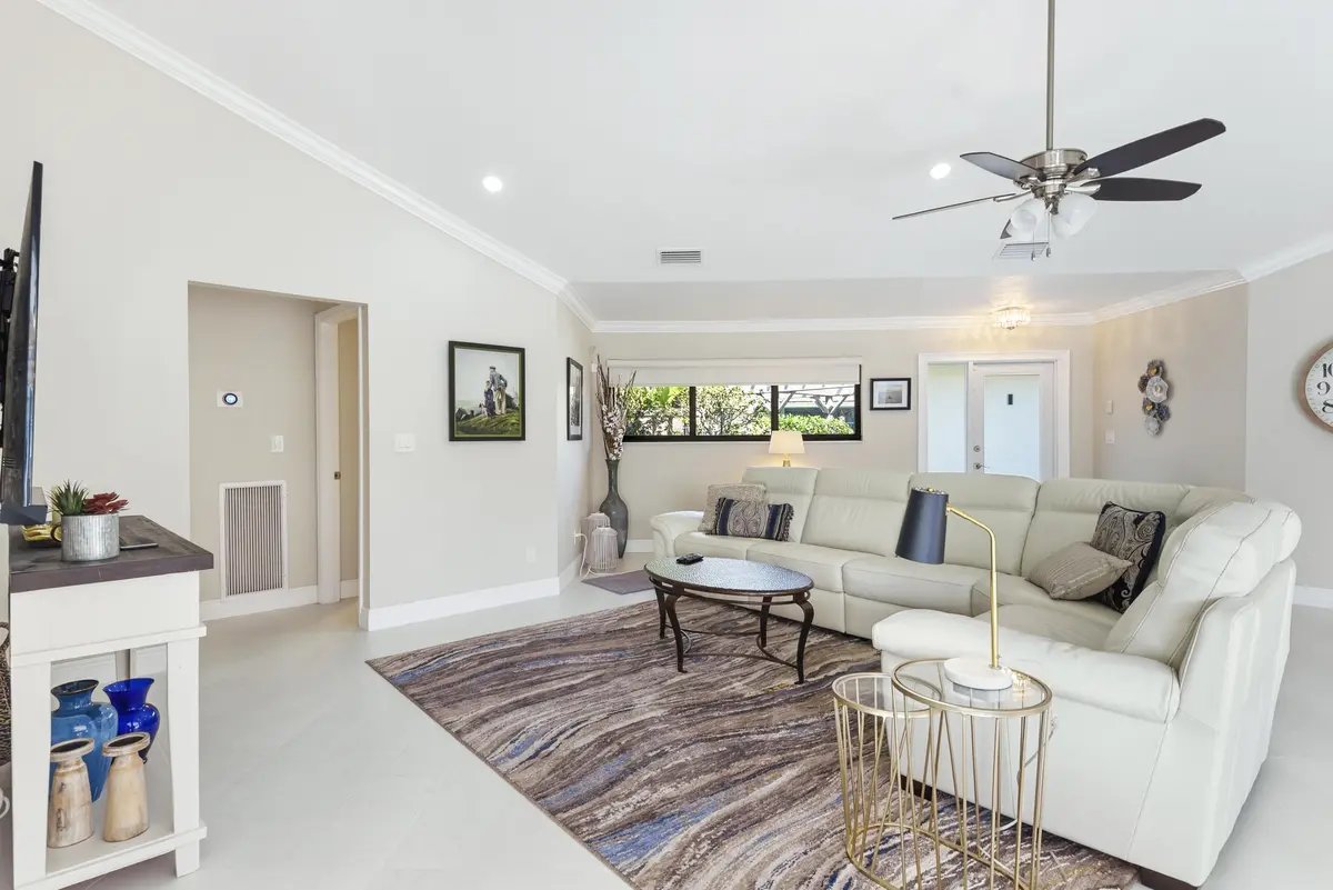 1127 E Seminole Ave_#15C_Marina Brier_32 at 1127 E Seminole Avenue 15c, Jupiter