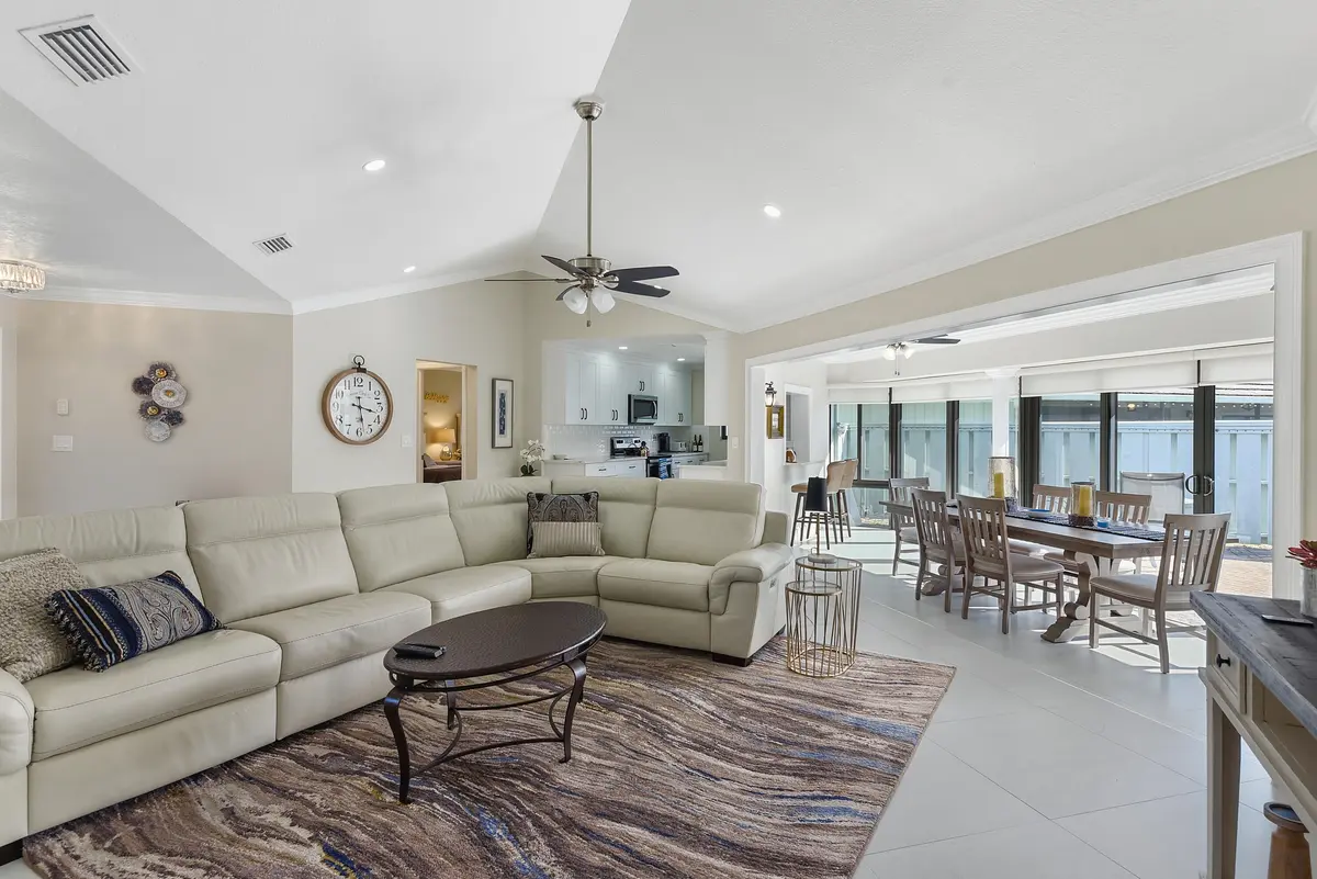 1127 E Seminole Ave_#15C_Marina Brier_39 at 1127 E Seminole Avenue 15c, Jupiter
