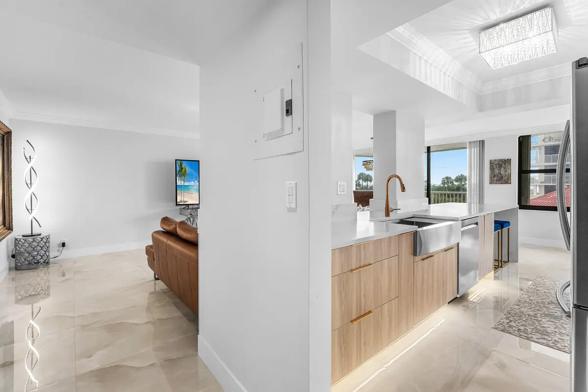 010-5480NorthOceanDrive-A1C-RivieraBeach at 5480 N Ocean Drive A1c, Singer Island