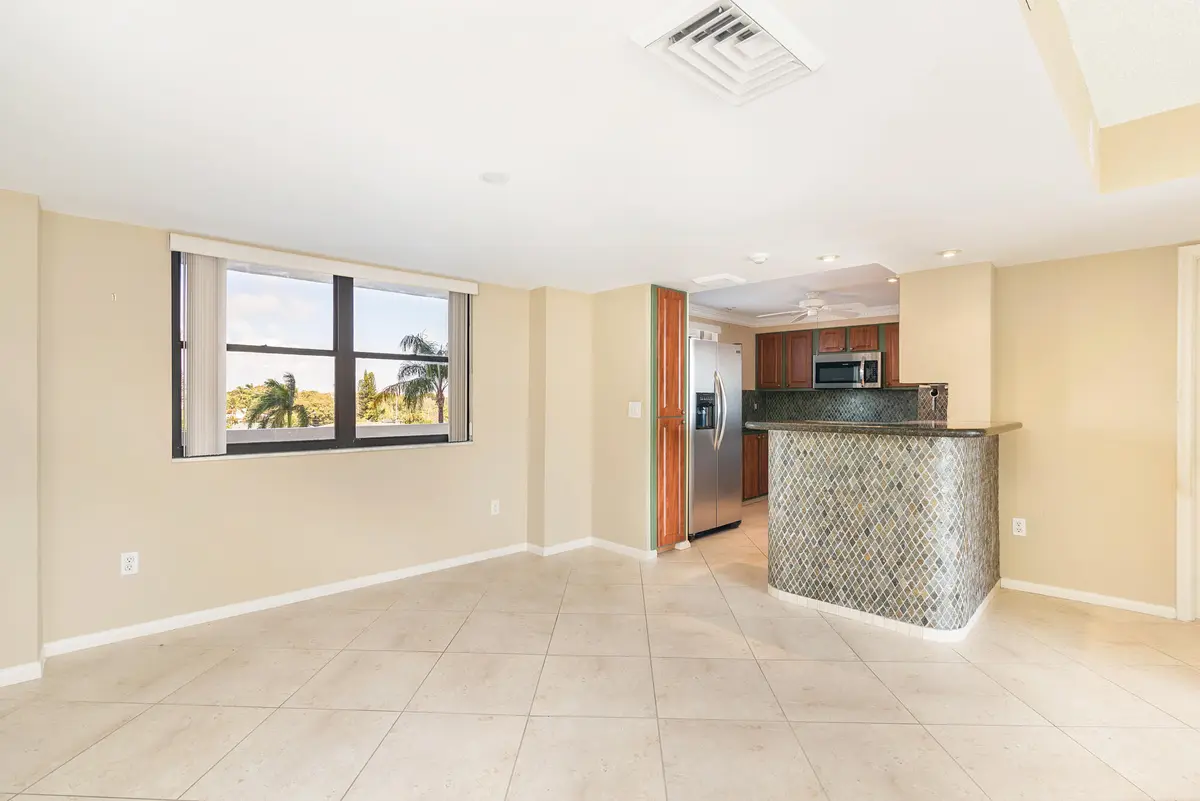low-6 at 5200 N Flagler Drive 404, West Palm Beach