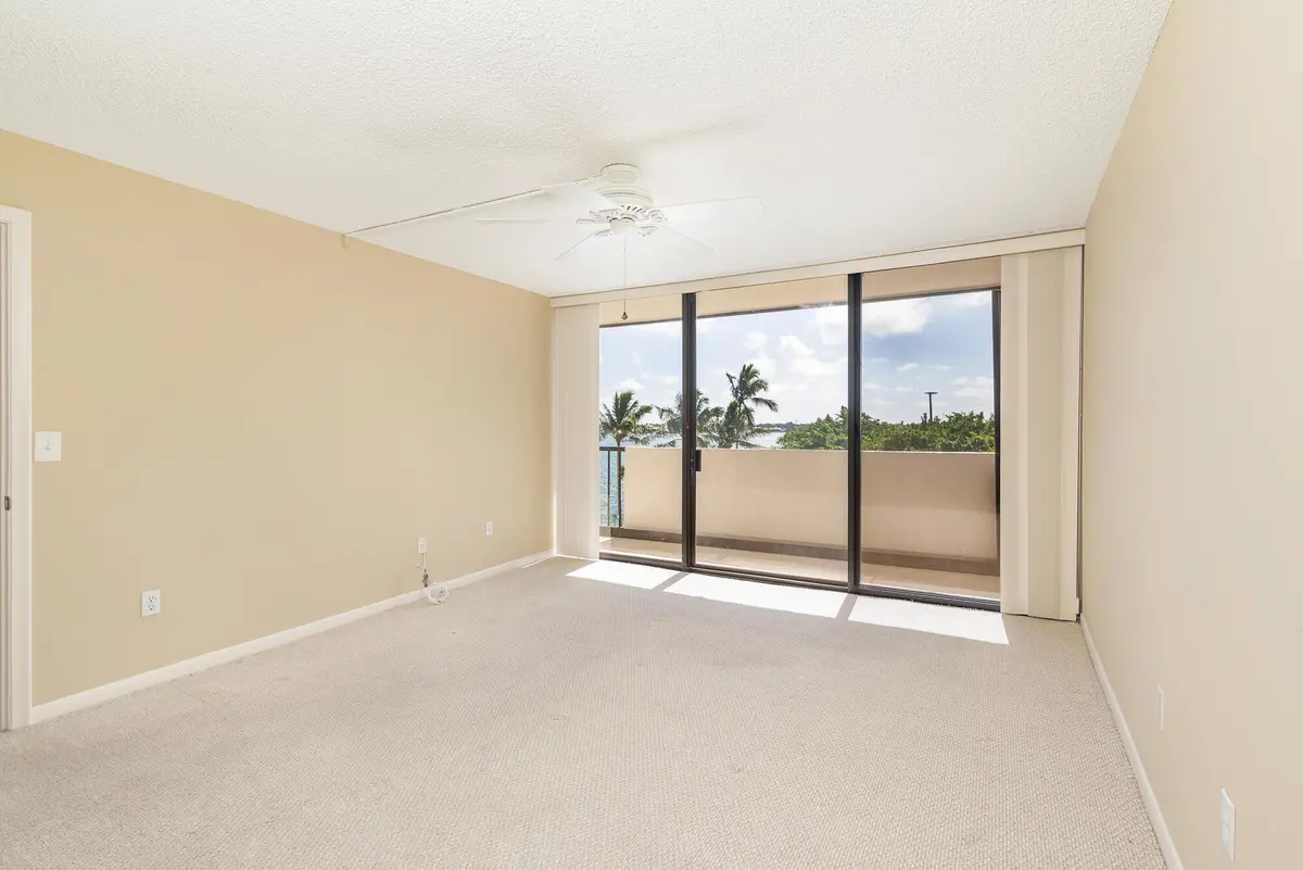 low-12 at 5200 N Flagler Drive 404, West Palm Beach