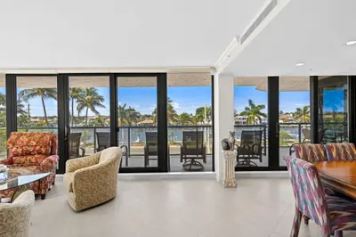 2727 S Ocean Boulevard 404, Highland Beach – sold