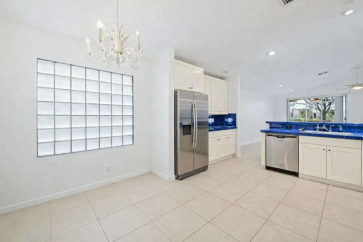 Eat in Kitchen at 5327 Wycombe Avenue, Boynton Beach