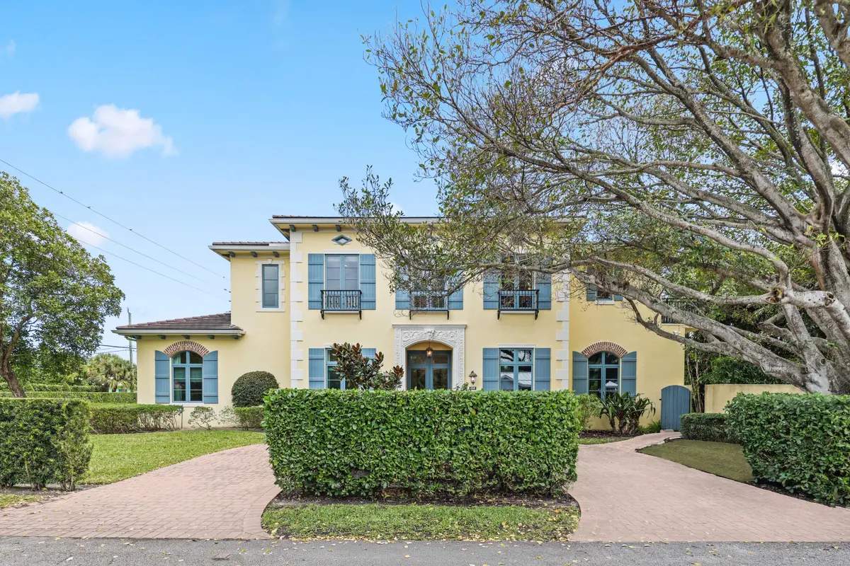 Front of Home at 800 NE 4th Street, Boca Raton