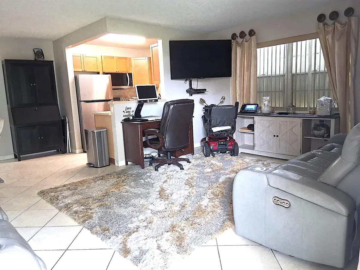 6 nh ENTANCE at 6 Northampton A, West Palm Beach