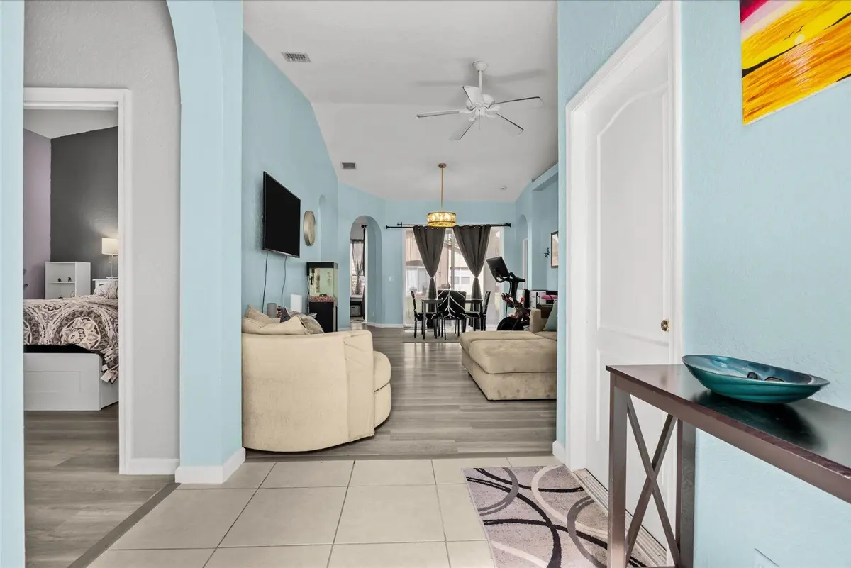 04-sun in-18 at 5738 Sunberry Circle, Fort Pierce