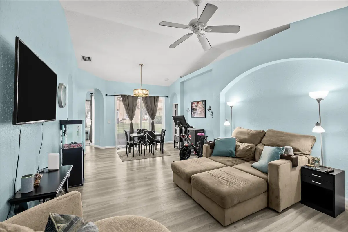 06-sun in-20 at 5738 Sunberry Circle, Fort Pierce