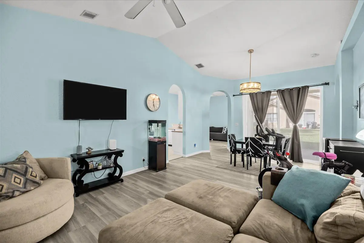 07-sun in-21 at 5738 Sunberry Circle, Fort Pierce