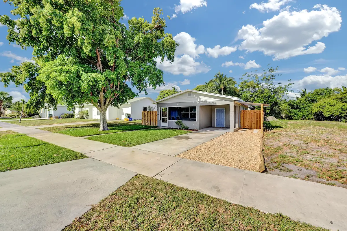 46AC61F2-EBAC-4BE0-83EA-54C9CE0E46CC at 240 NW 9th Avenue, Delray Beach