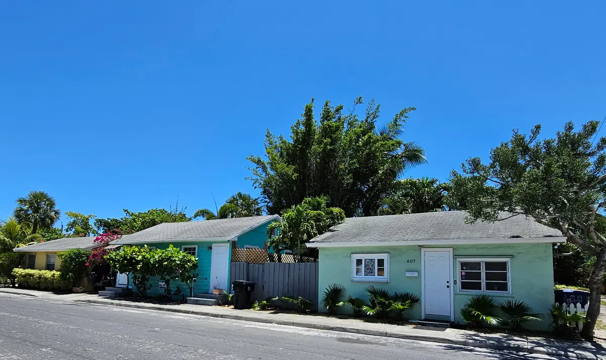 3 homes corner at 401 S L Street, Lake Worth Beach