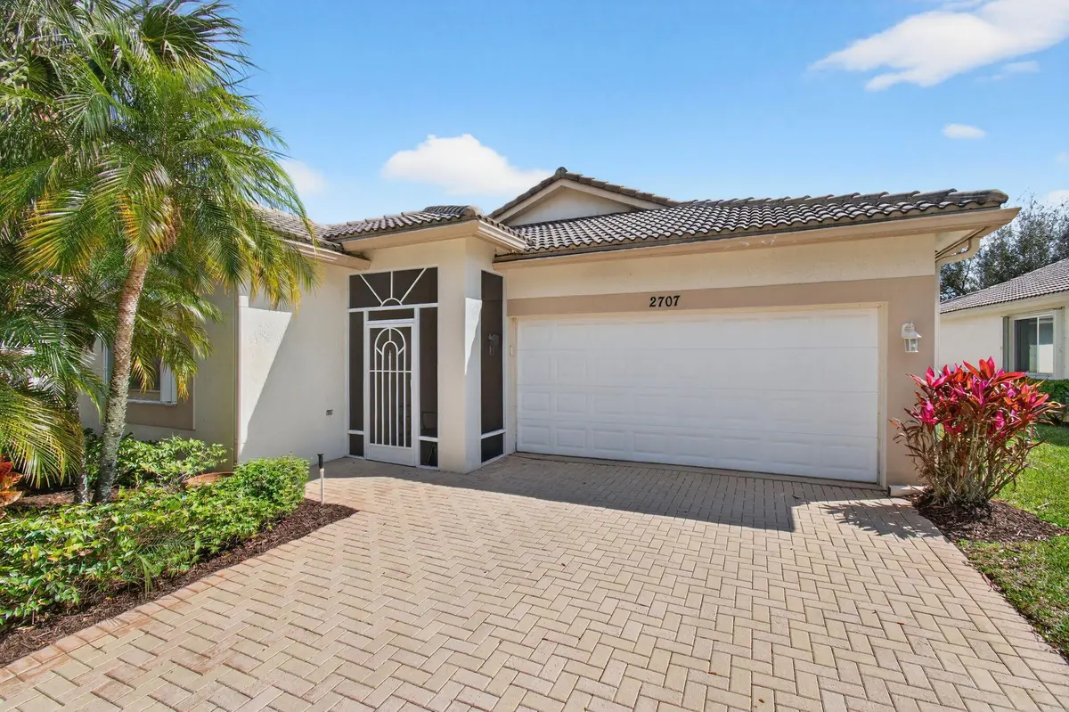 1fr garage & patio at 2707 Clipper Circle, West Palm Beach