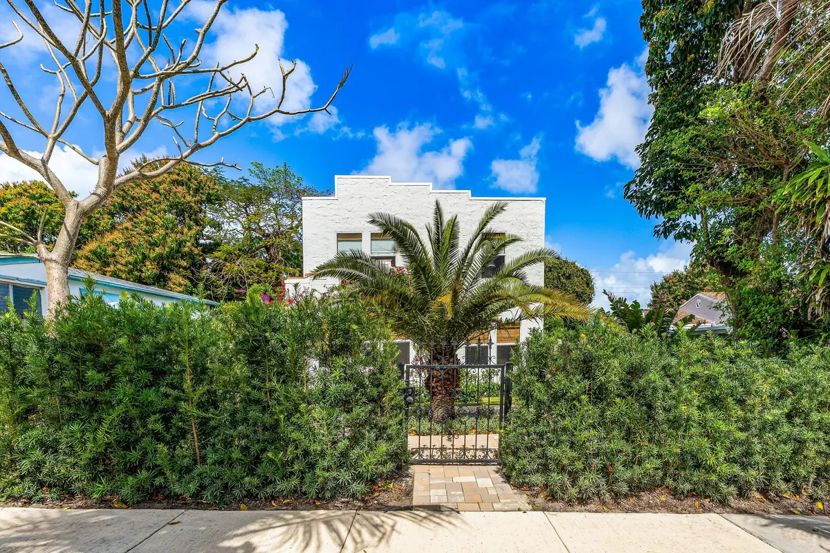 002-82534thStreet-WestPalmBeach-FL-33407 at 825 34th Street, West Palm Beach