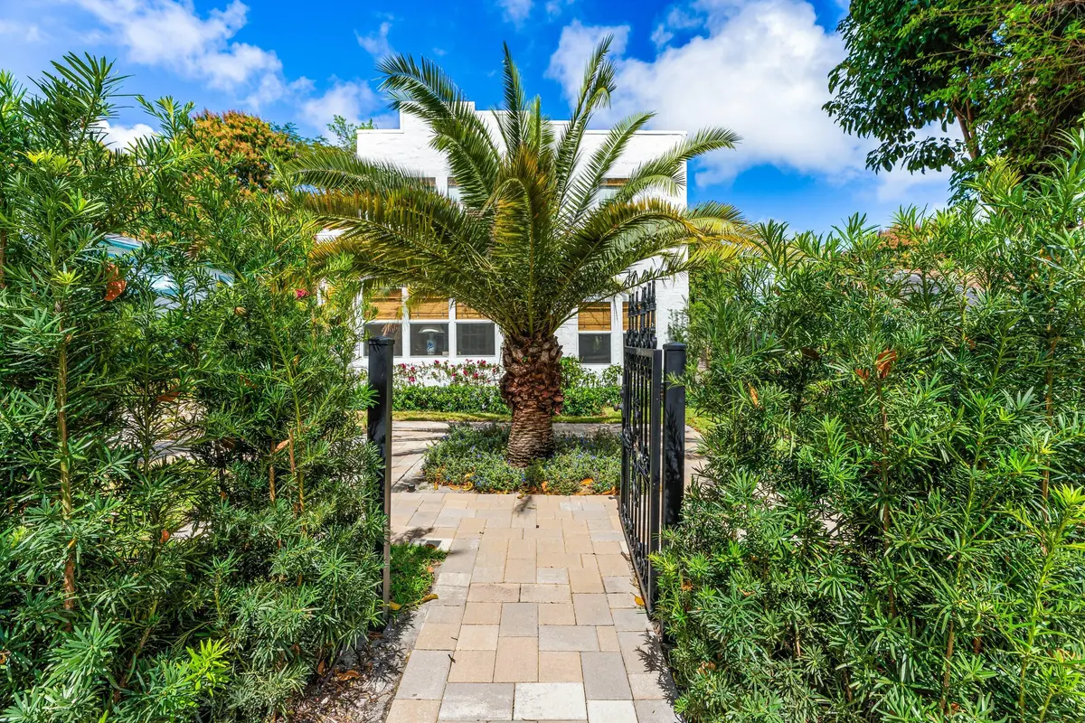 004-82534thStreet-WestPalmBeach-FL-33407 at 825 34th Street, West Palm Beach