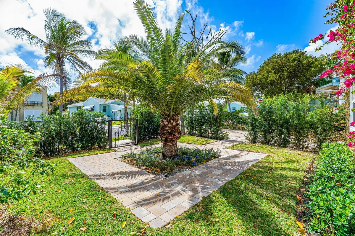 005-82534thStreet-WestPalmBeach-FL-33407 at 825 34th Street, West Palm Beach