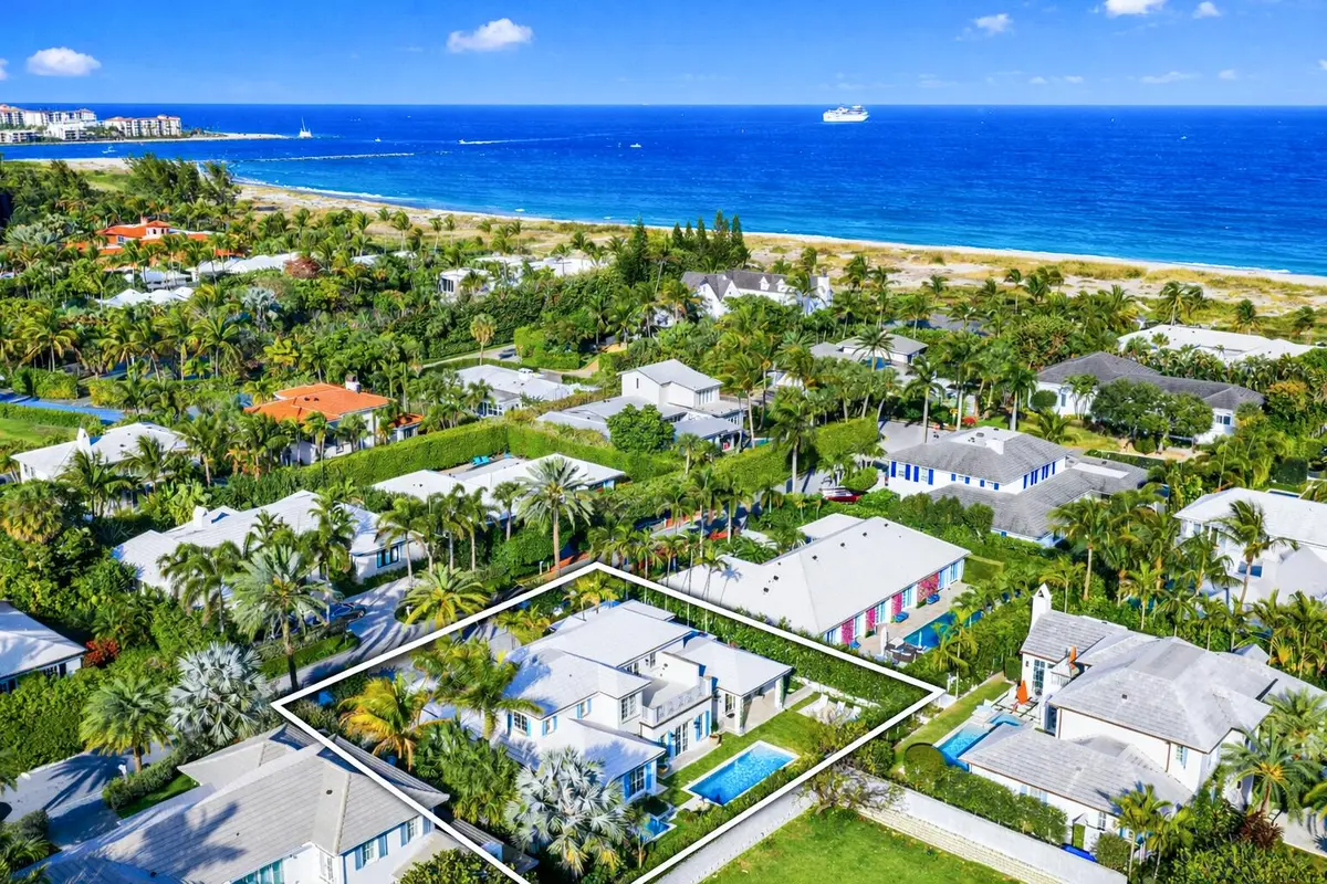 NE Aerial at 220 Esplanade Way, Palm Beach