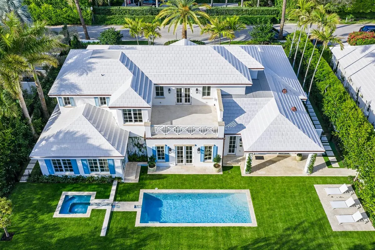 Exterior Back at 220 Esplanade Way, Palm Beach